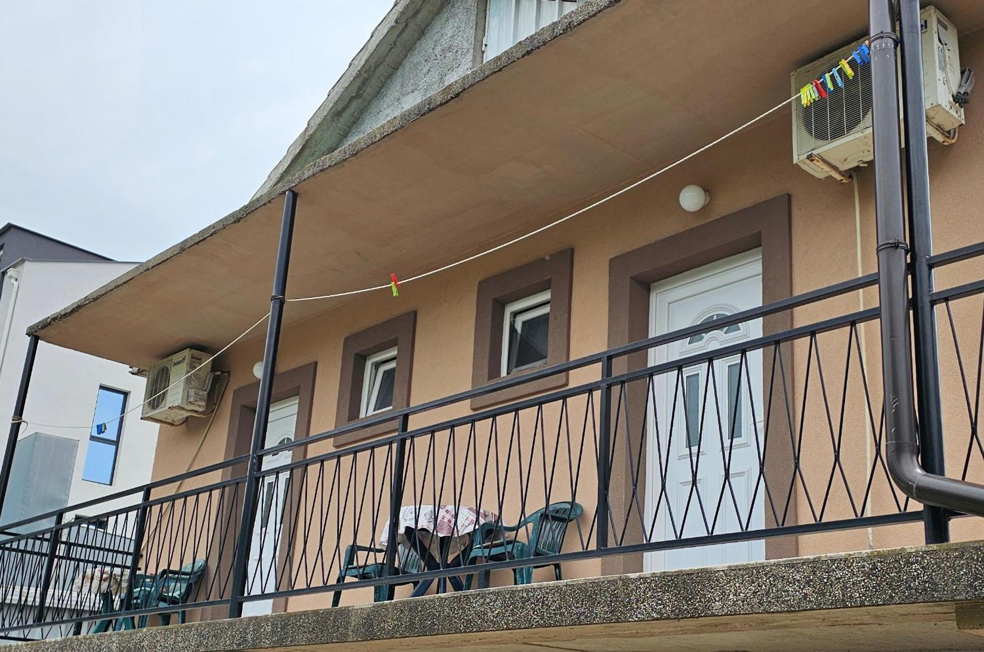 Apartments Simonovic Тиват Экстерьер фото