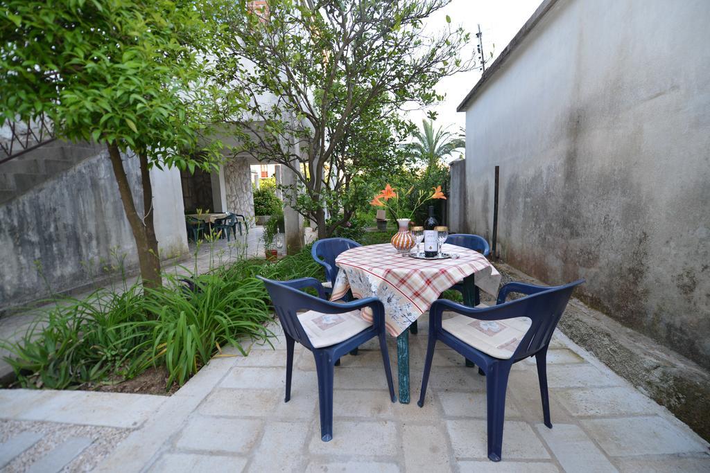 Apartments Simonovic Тиват Экстерьер фото