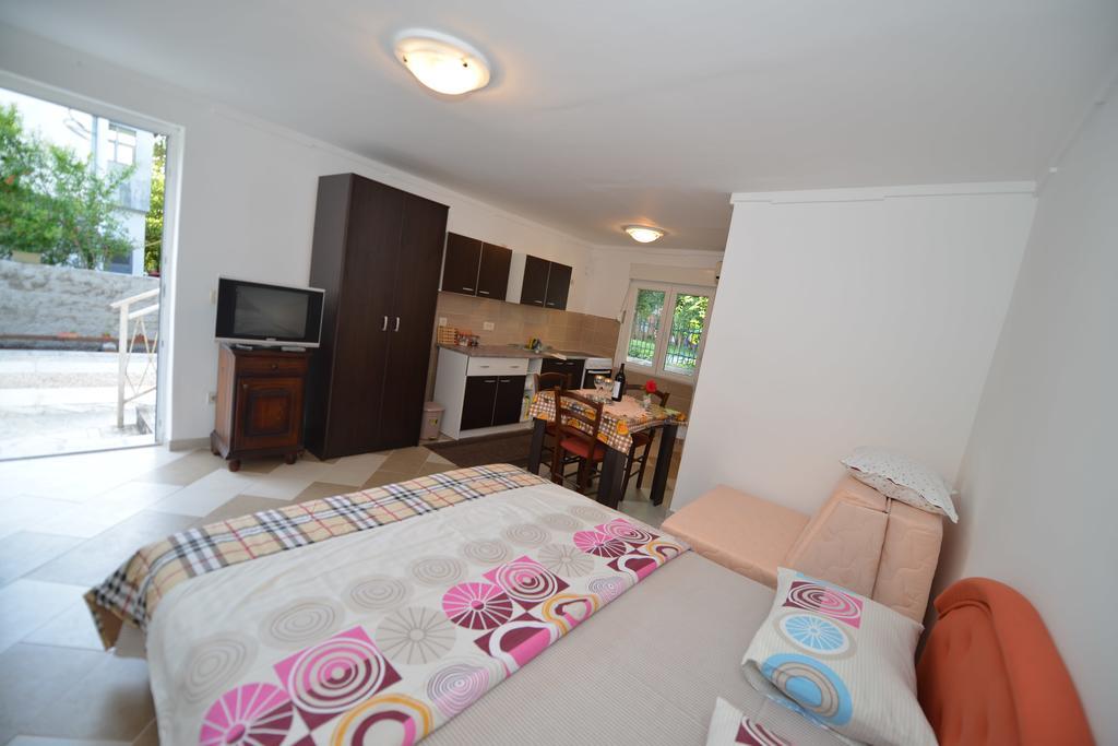 Apartments Simonovic Тиват Экстерьер фото